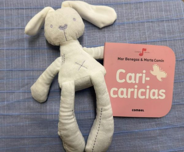 Pack Peluche Conejo y libro Cari-Caricias