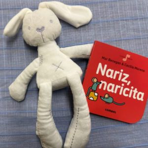 Pack Peluche Conejo y libro Nariz Naricita